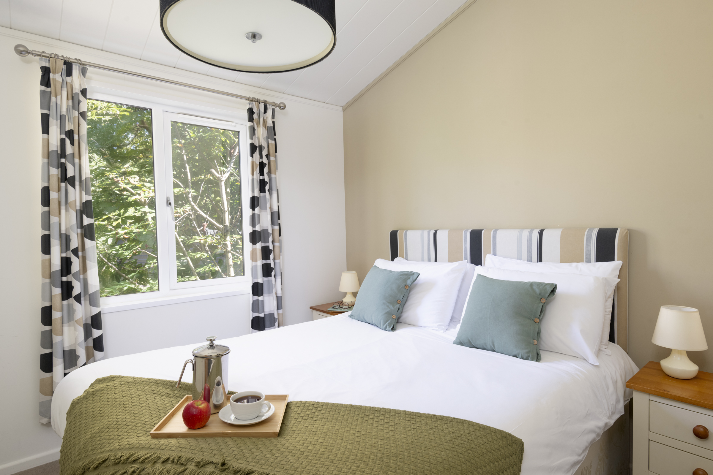 Willow Bay Lodge Escape Classic Lodge 2 master bedroom